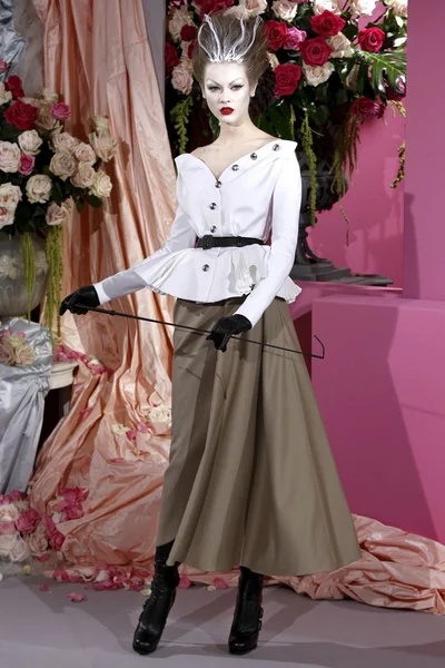 Look 8